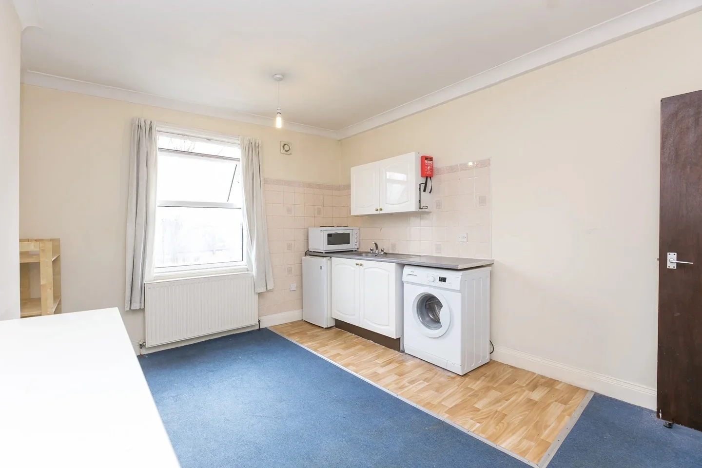 Flat Falkland Avenue in Greater London