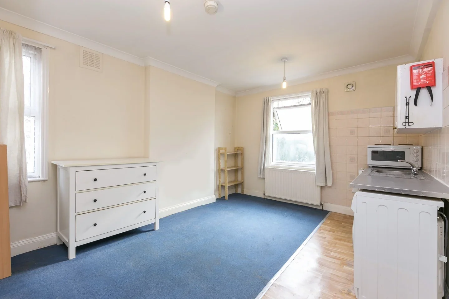 Flat Falkland Avenue in Greater London