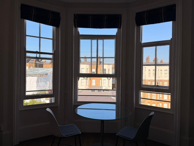 Room Abingdon Road in Greater London