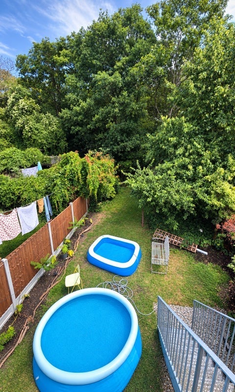 Room Bisterne Avenue in Greater London
