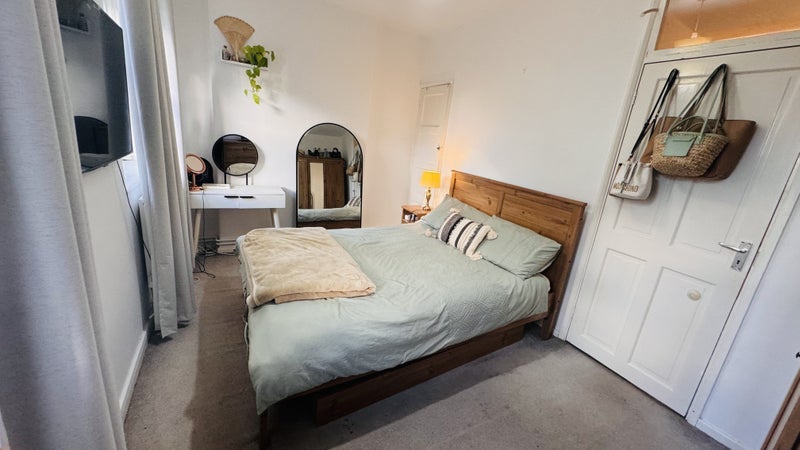 Room Worsopp Drive in Greater London