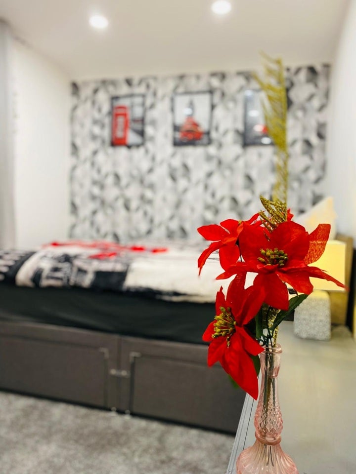 Room Mawney Road in Greater London