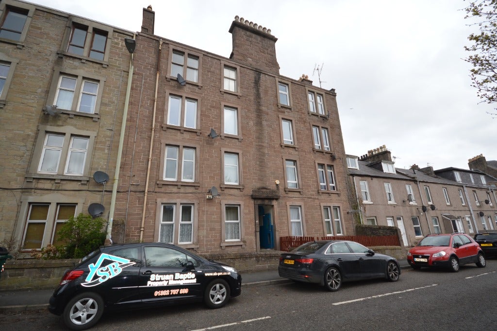 Flat Milnbank Road in Dundee