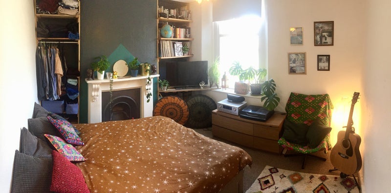 Room Adamsdown Square in Cardiff