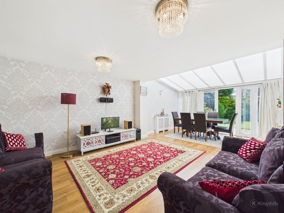 House Kennedy Avenue in High Wycombe