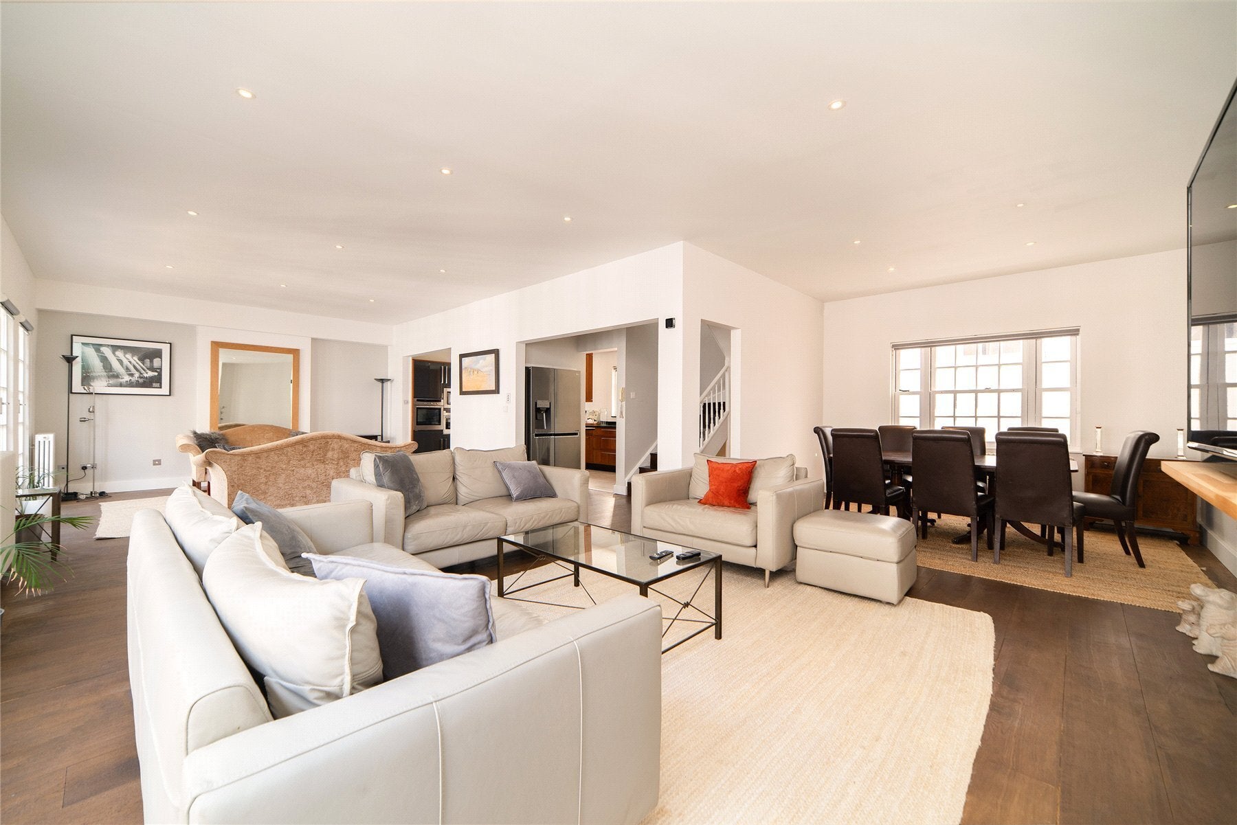 Flat Eaton Place in City of Westminster