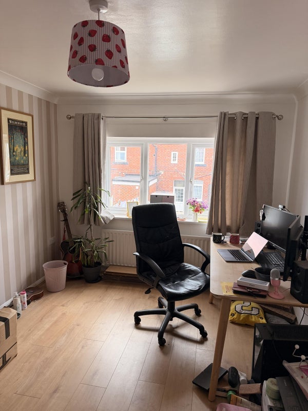 Room Weeland Drive in Wakefield