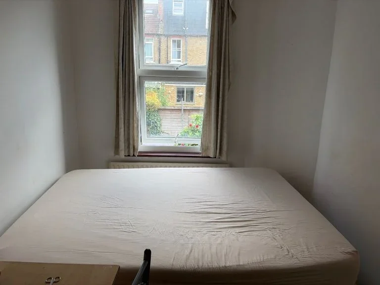 Room Rectory Lane in Greater London