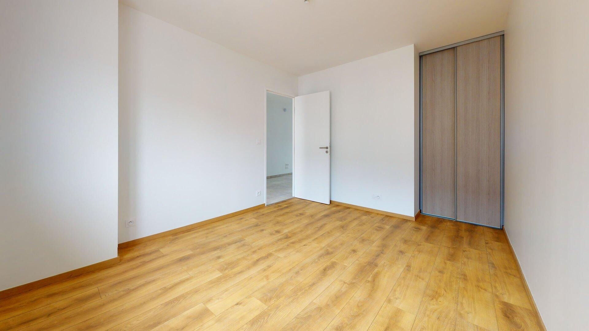 Appartement Rue du 8 Septembre 1944 à École-Valentin