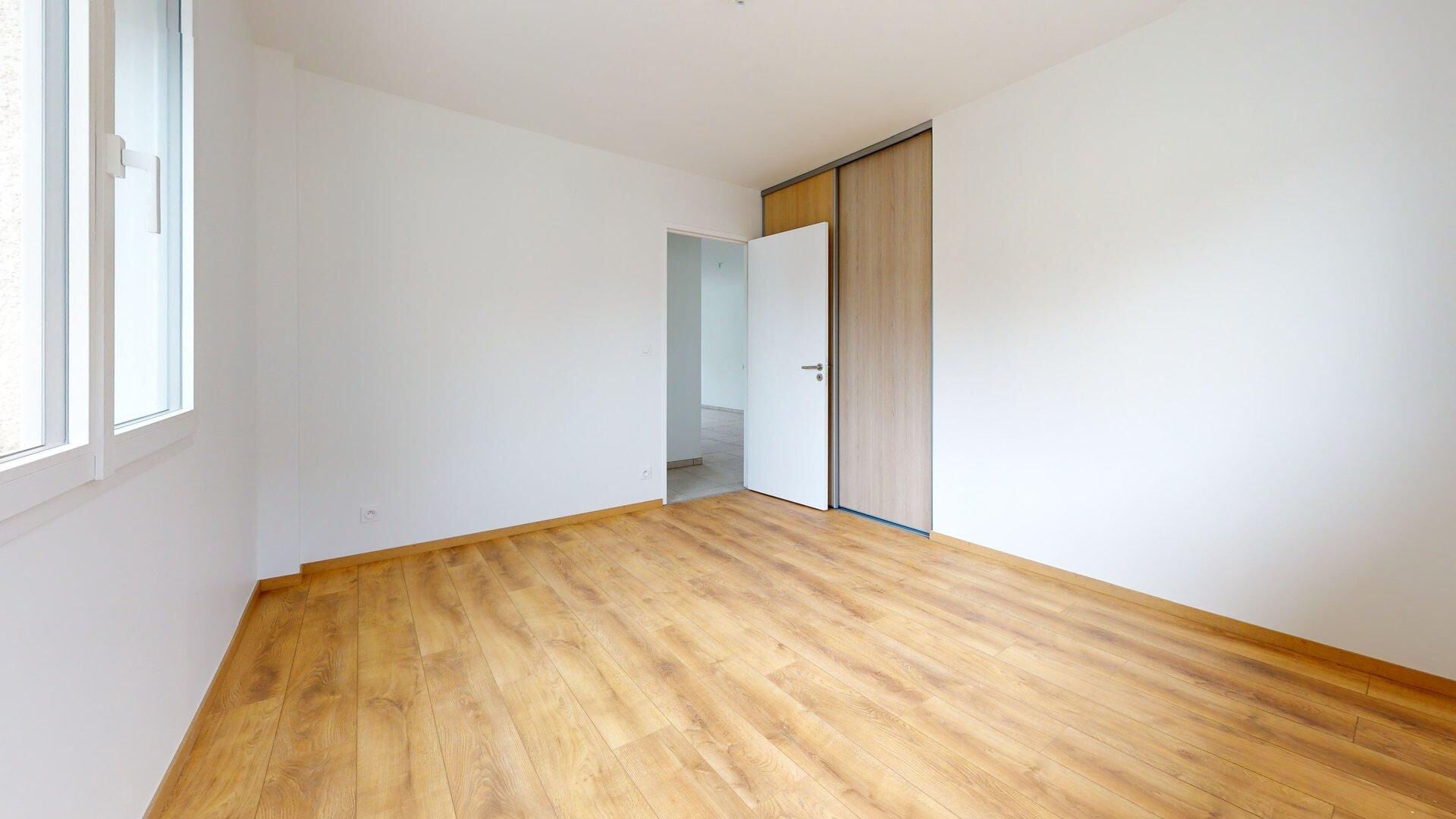 Appartement Rue du 8 Septembre 1944 à École-Valentin