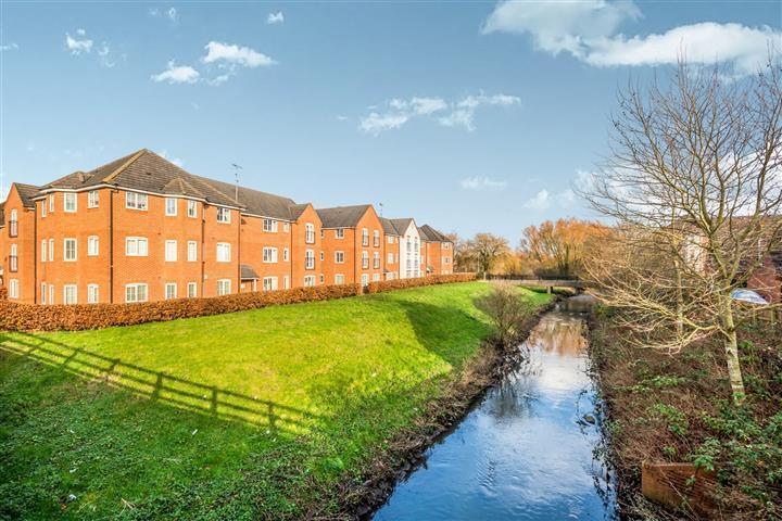 Flat Wedgbury Close in Sandwell