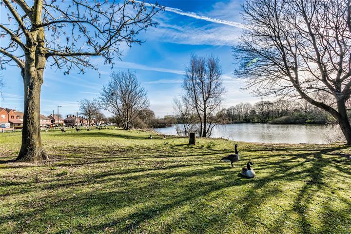 Flat Wedgbury Close in Sandwell