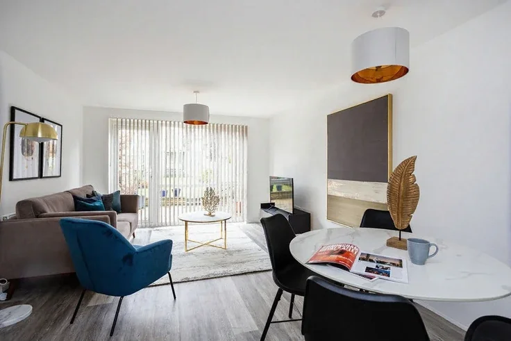 House Raglan Road in Woking
