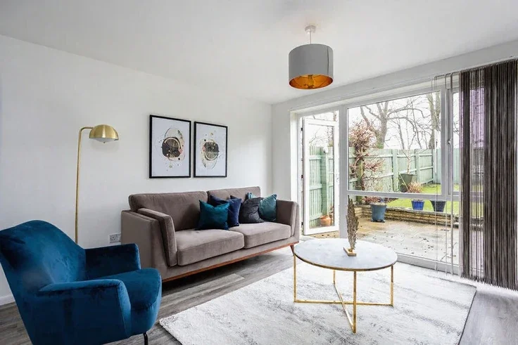 House Raglan Road in Woking