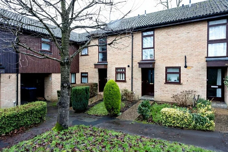 House Raglan Road in Woking