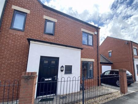 House Malling Gardens in Wolverhampton