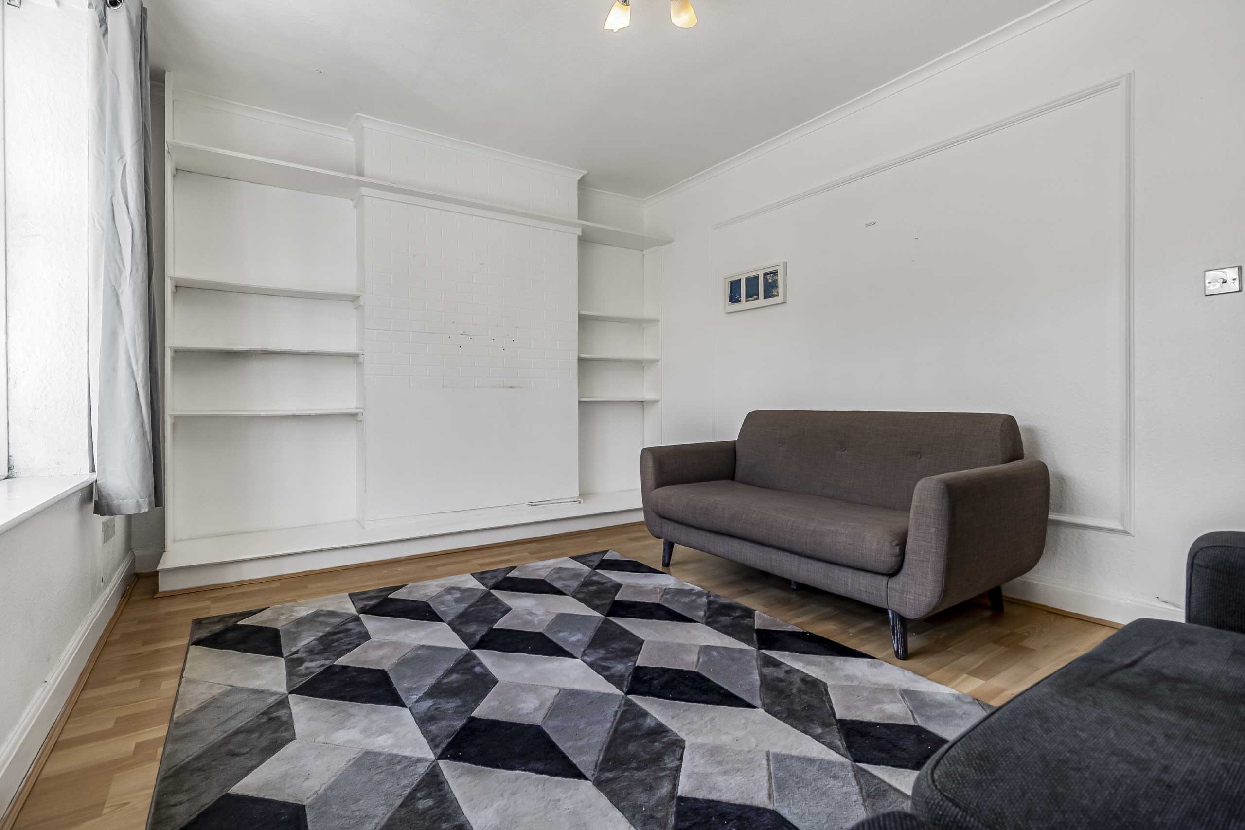 Flat Cranleigh Street in Greater London