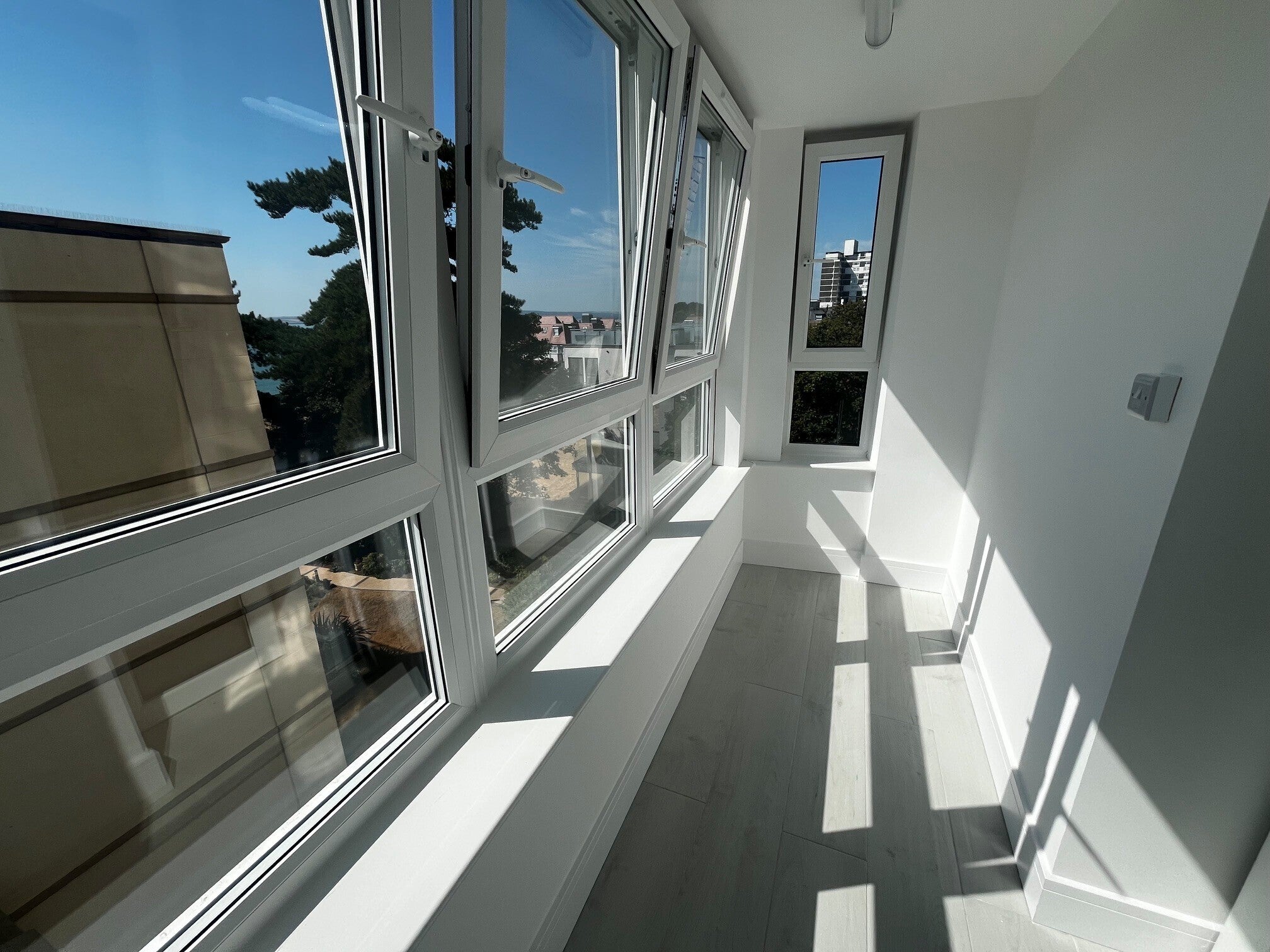 Flat West Cliff Road in Bournemouth