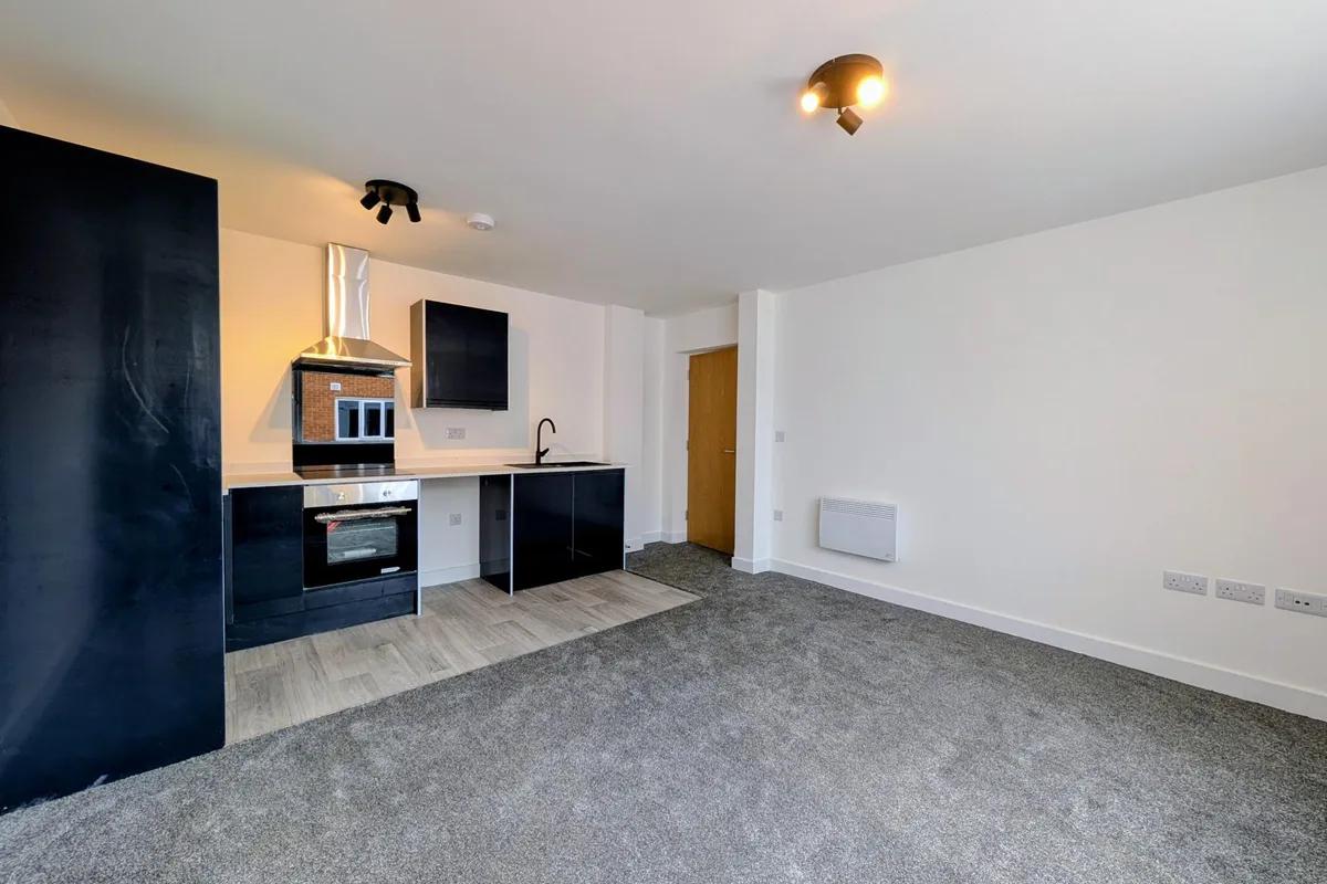 Flat Fairfield Road in Chesterfield