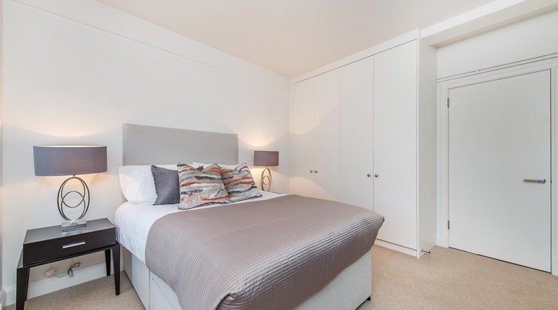 Flat Fulham Road in Greater London