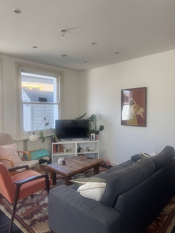 Room Lauriston Road in Greater London