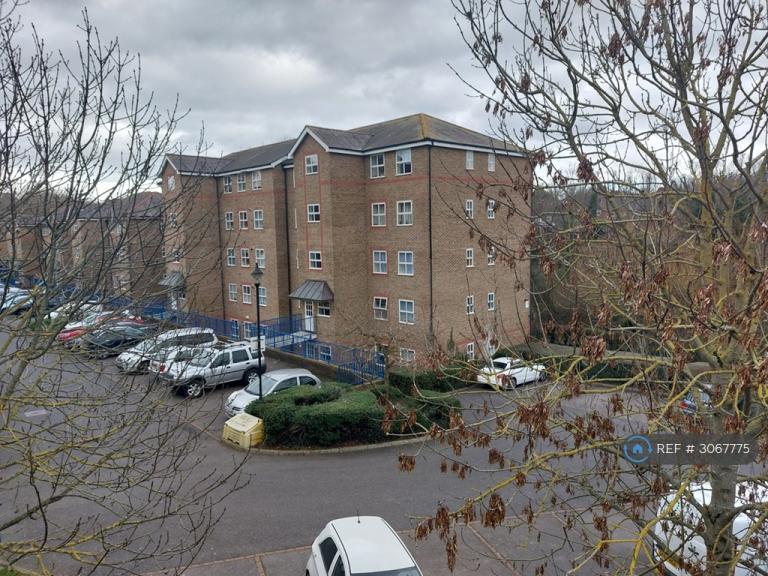 Flat River Bank Close in Maidstone