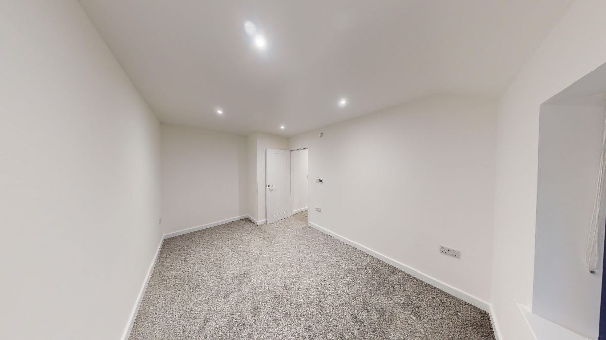 Flat Willerby Road in Hull