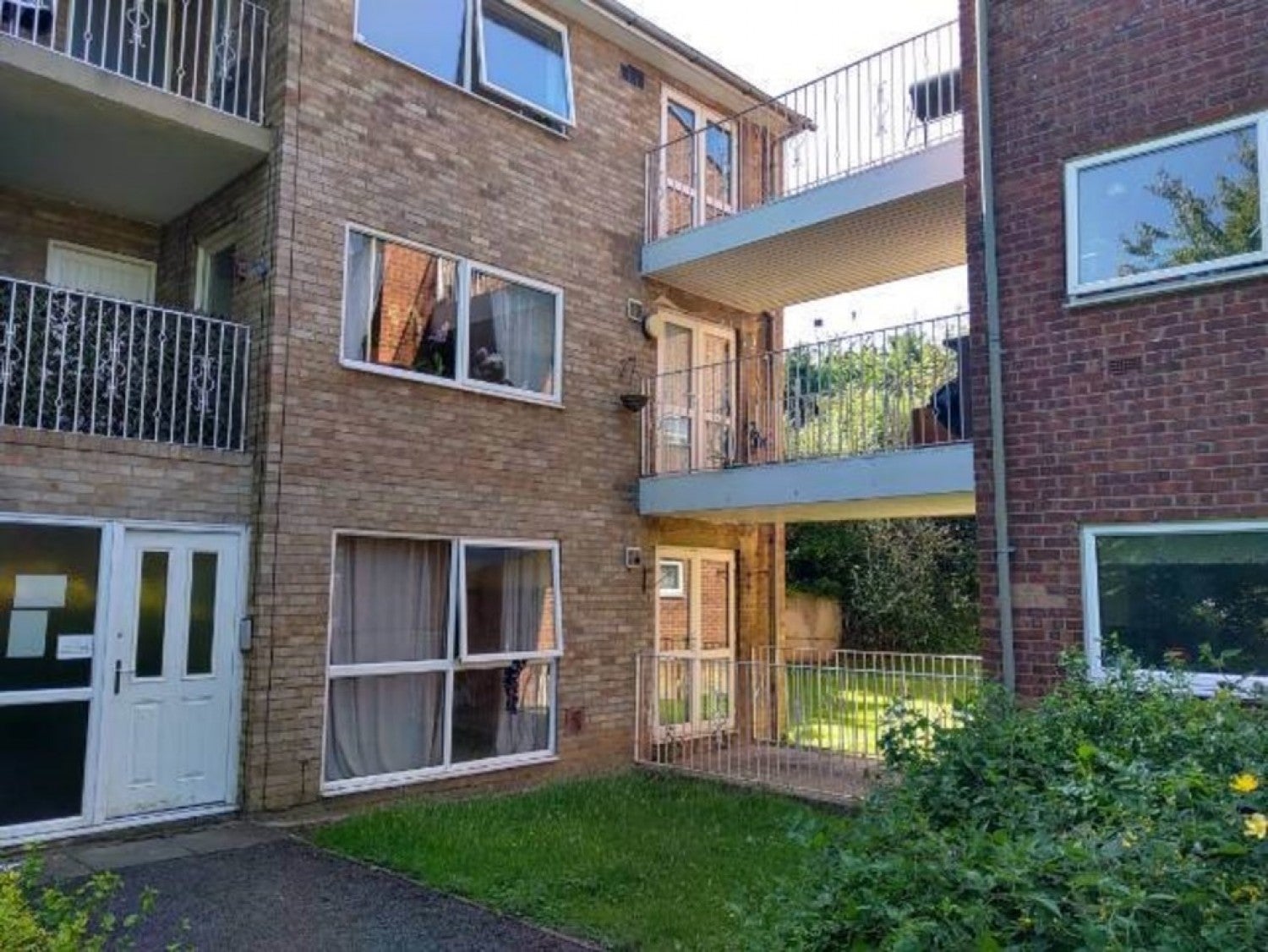 Flat Greenhill Court in Cherwell District