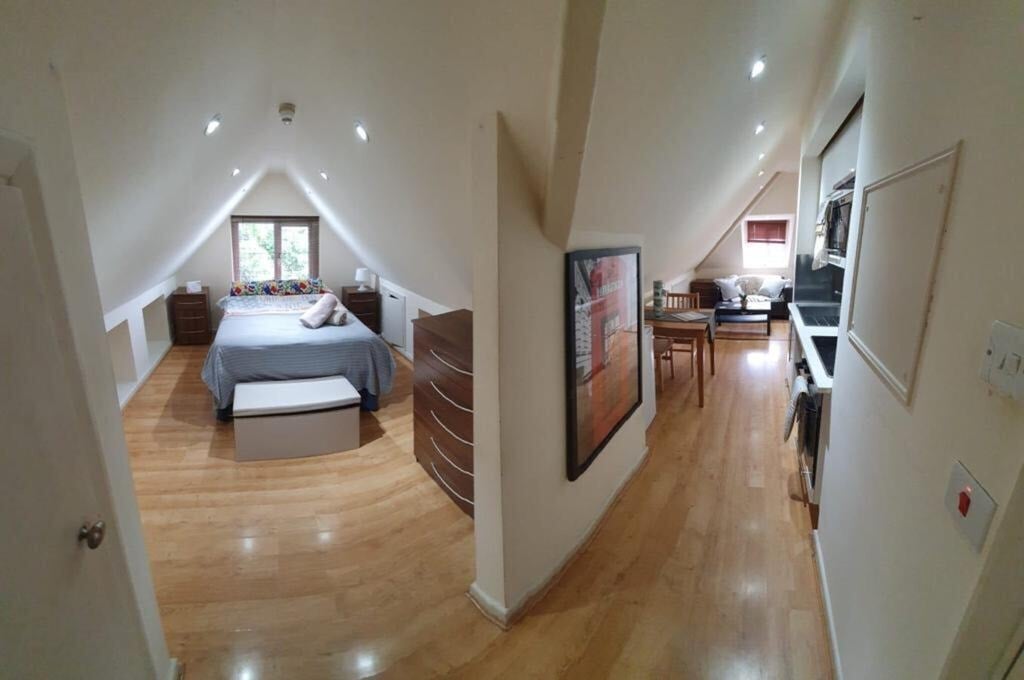 Room Brondesbury Park in Greater London