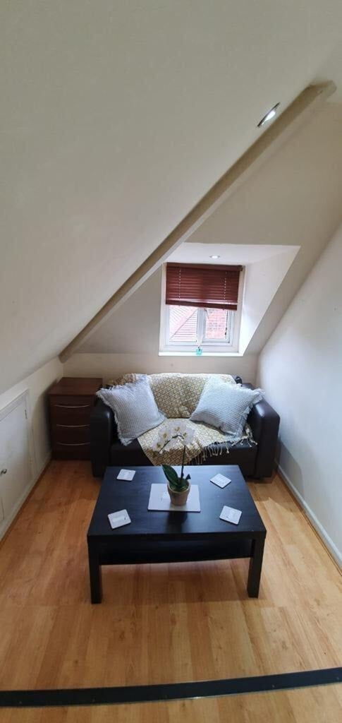 Room Brondesbury Park in Greater London