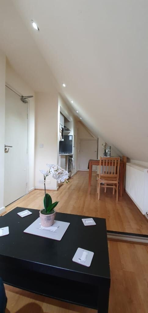 Room Brondesbury Park in Greater London