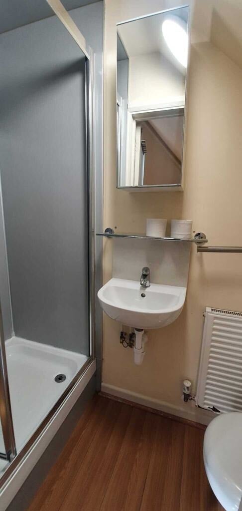 Room Brondesbury Park in Greater London