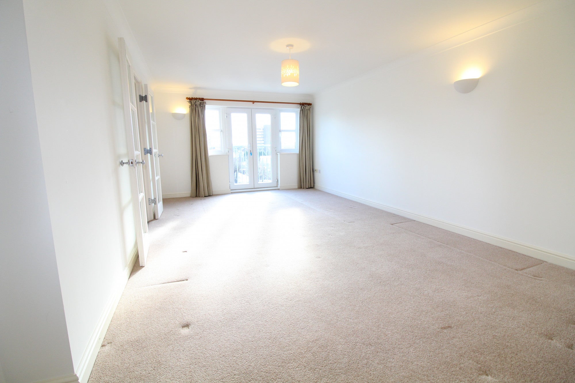 Flat Henry Penn Walk in Peterborough