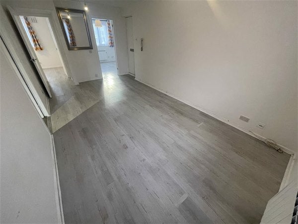 Flat Burrell Close in Greater London