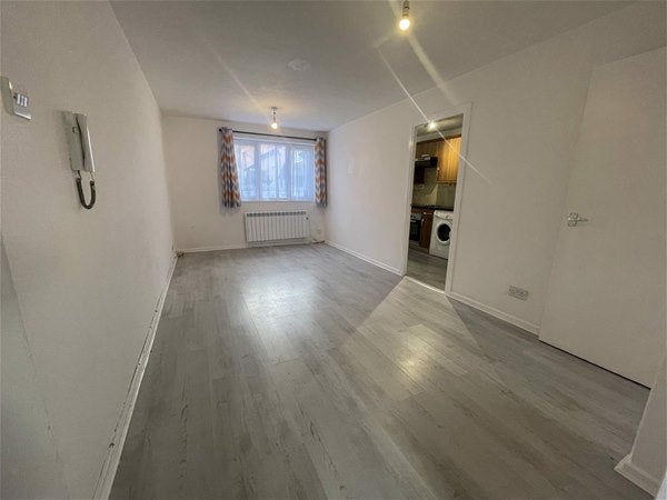 Flat Burrell Close in Greater London