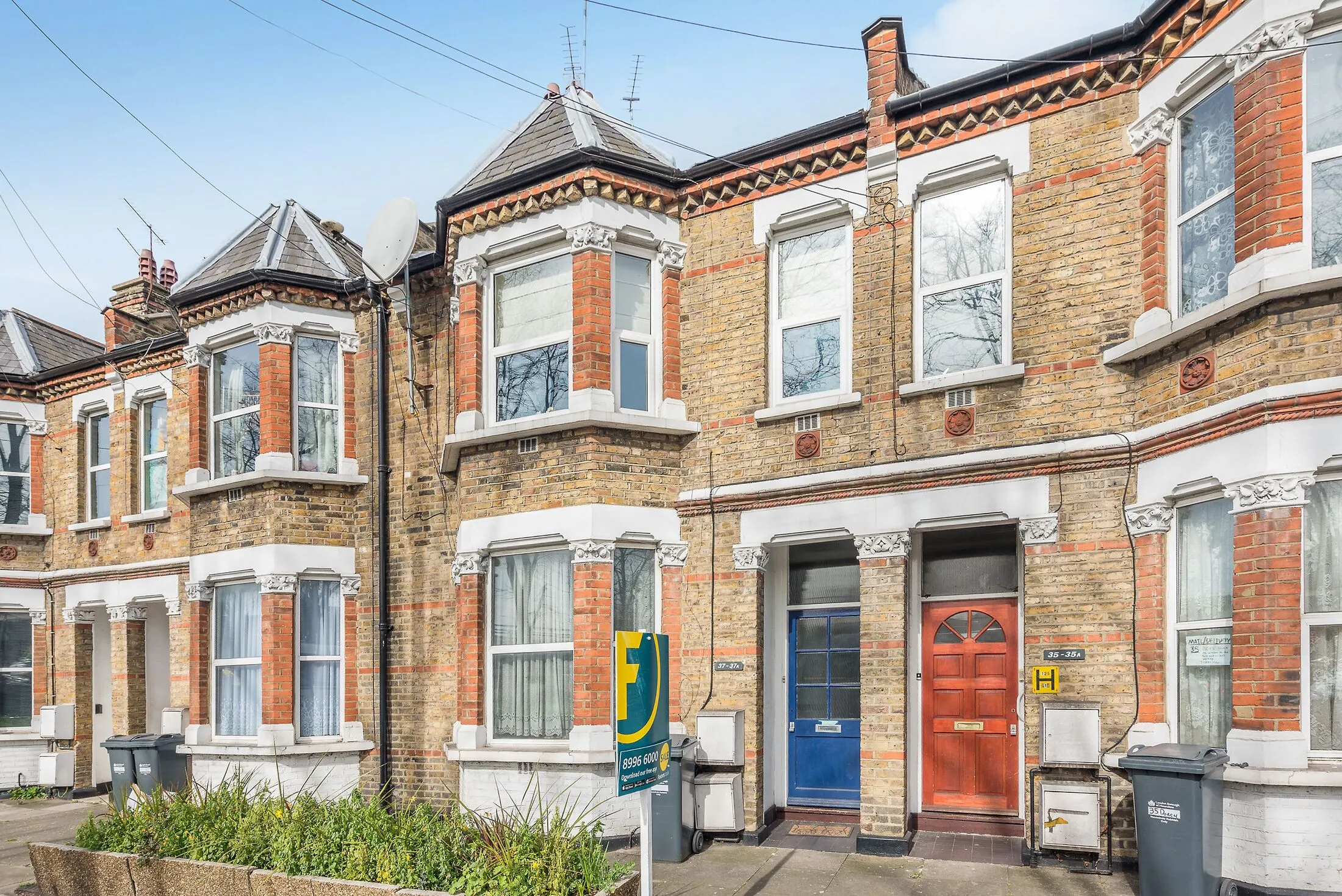 Flat Dorchester Grove in Greater London