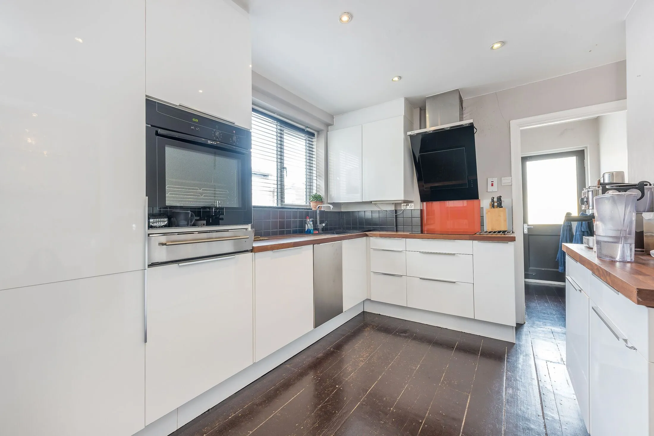 Flat Dorchester Grove in Greater London