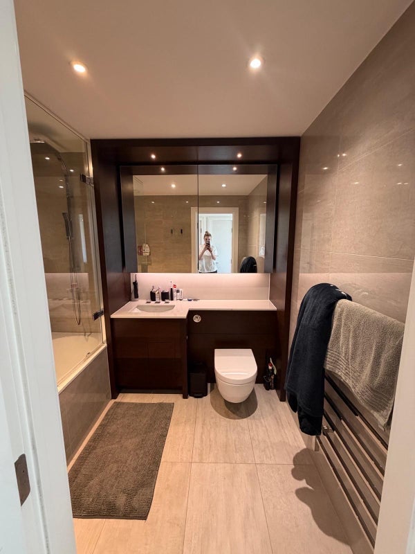 Room Juniper Drive in Greater London