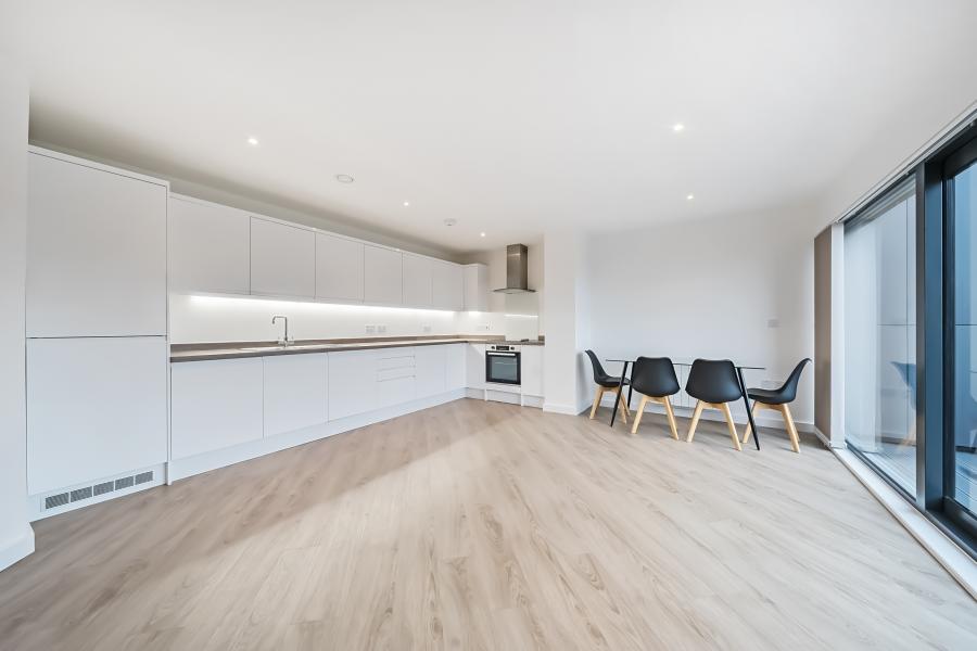 Flat Leacon Road in Ashford