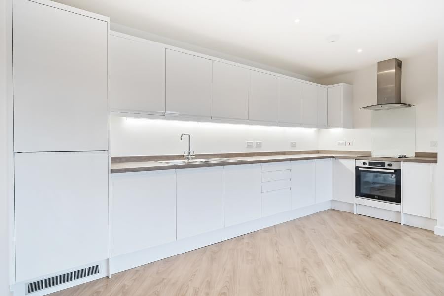Flat Leacon Road in Ashford