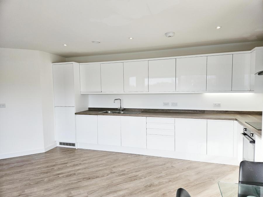 Flat Leacon Road in Ashford