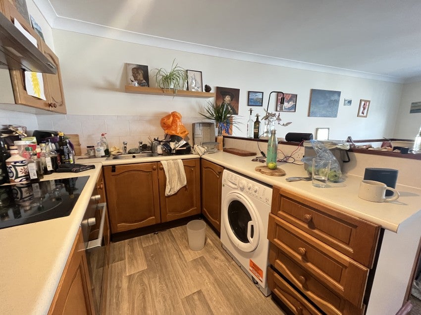Flat Saracen Way in Penryn