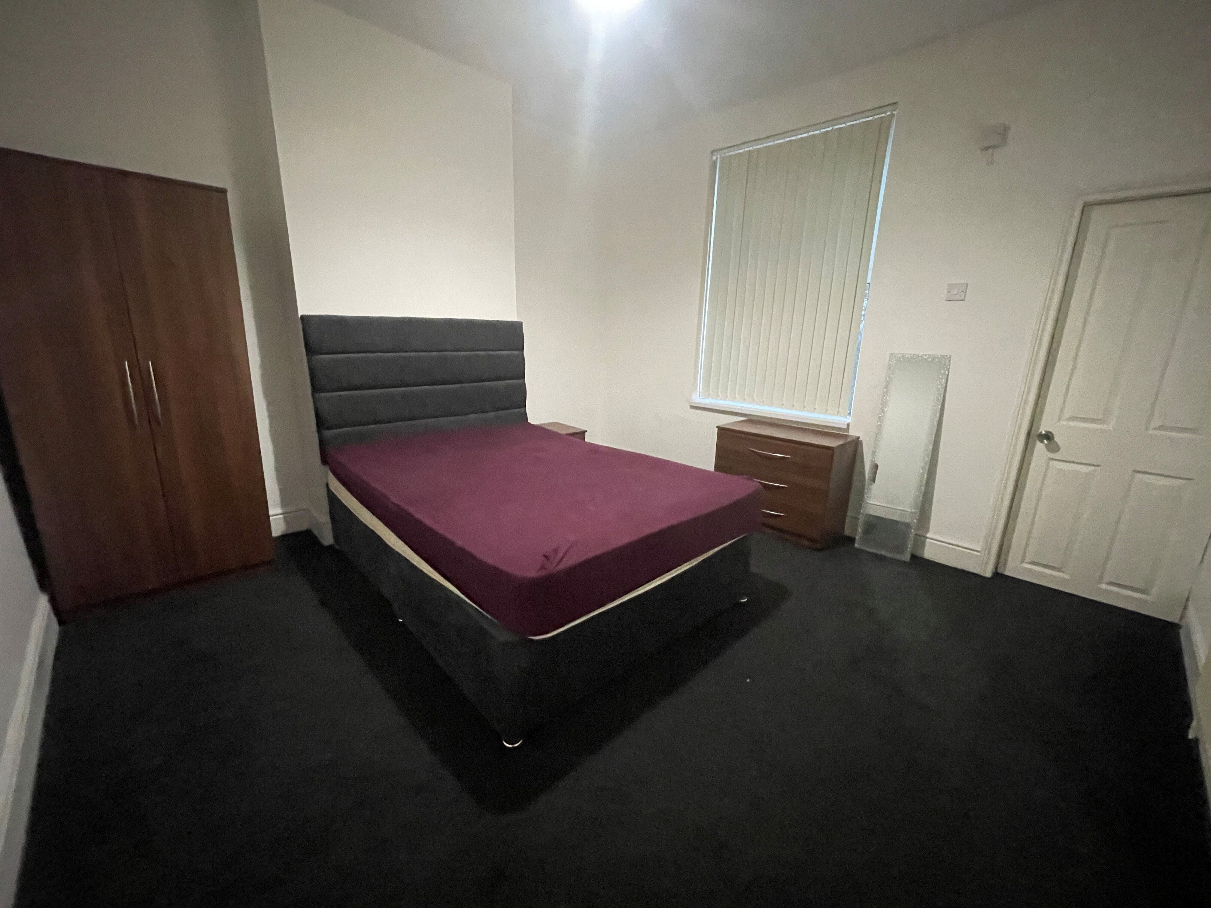 Room Alexander Road in Birmingham