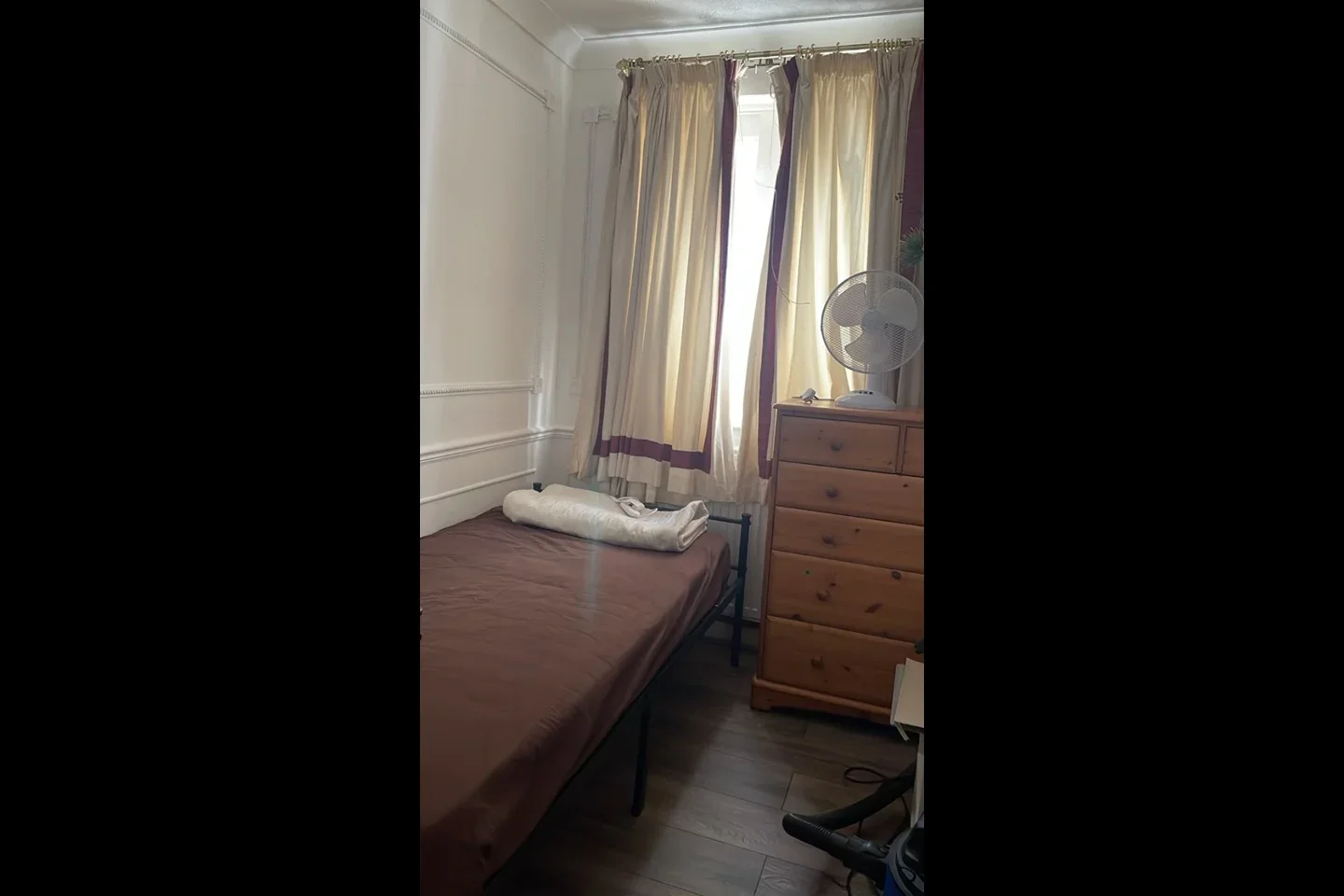 Room Mitcham Road in Greater London