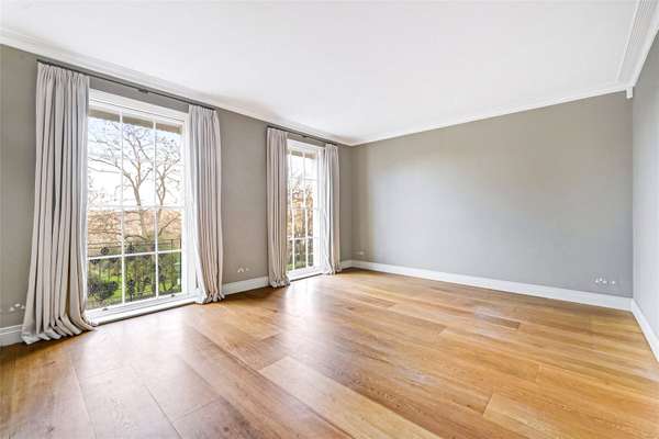 Flat Campden Hill Square in Greater London