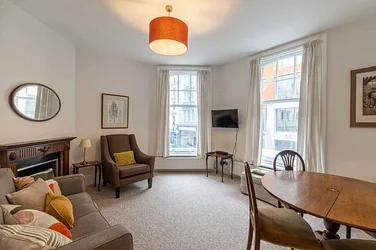 Flat Chandos Place in City of Westminster
