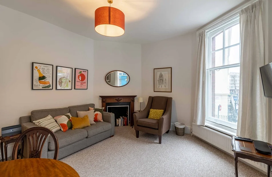 Flat Chandos Place in City of Westminster