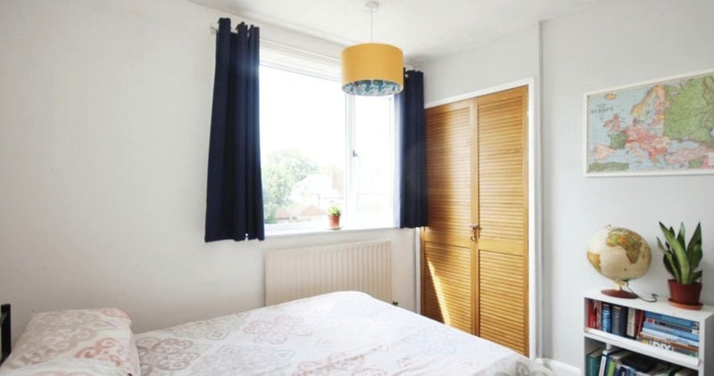 Room Lavender Avenue in Coventry
