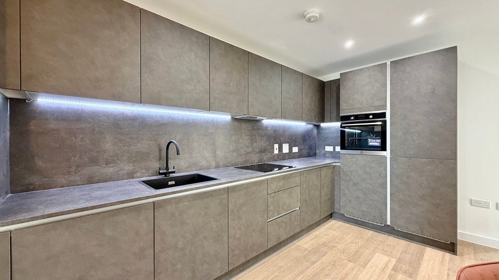 Flat Marsh Drive in Greater London