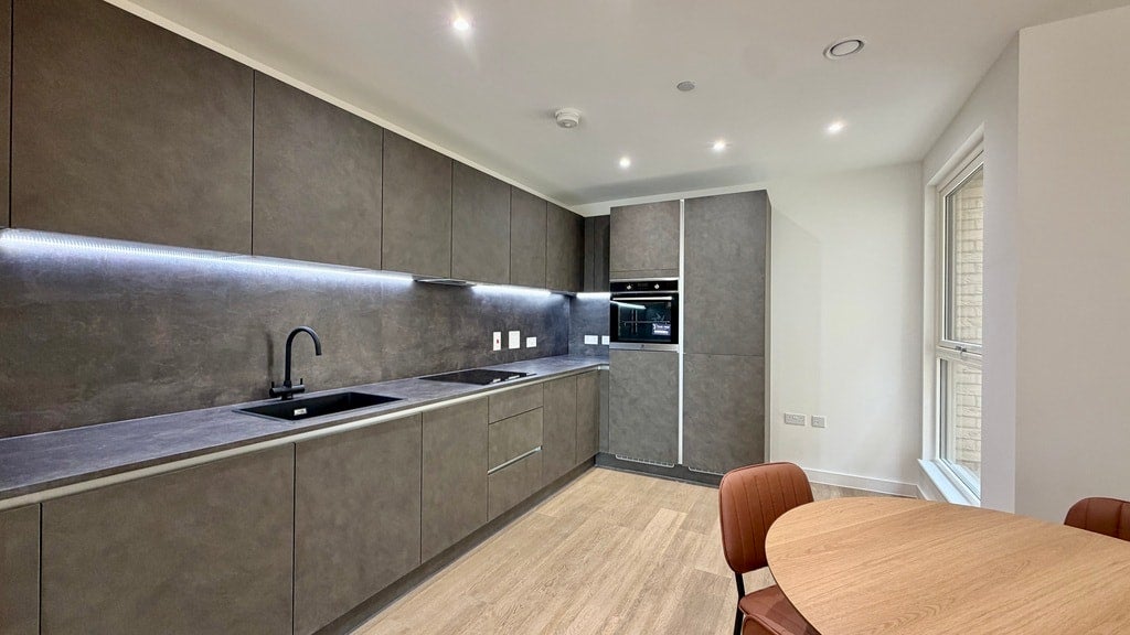 Flat Marsh Drive in Greater London